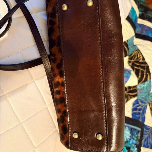 Patricia Nash Leopard Print Women's Bag with Tan Handle - Picture 6 of 7